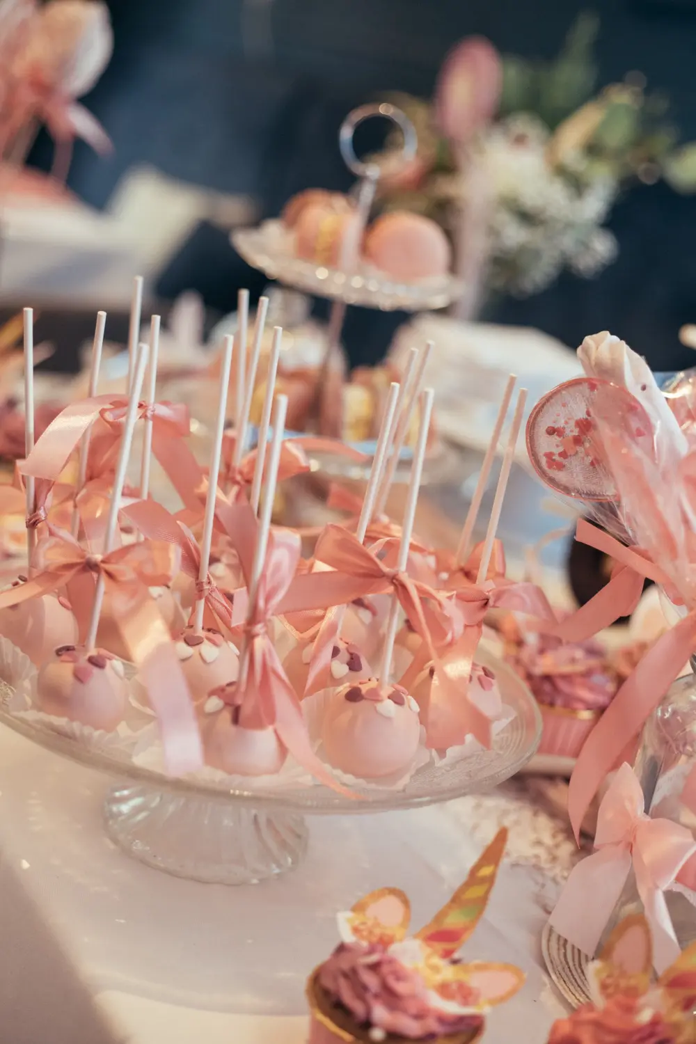 Bambini Celebration, Kinderfeiern, Entertainment, Catering, Partygeschenke, Motto-Party, Schminken & Glitzer
